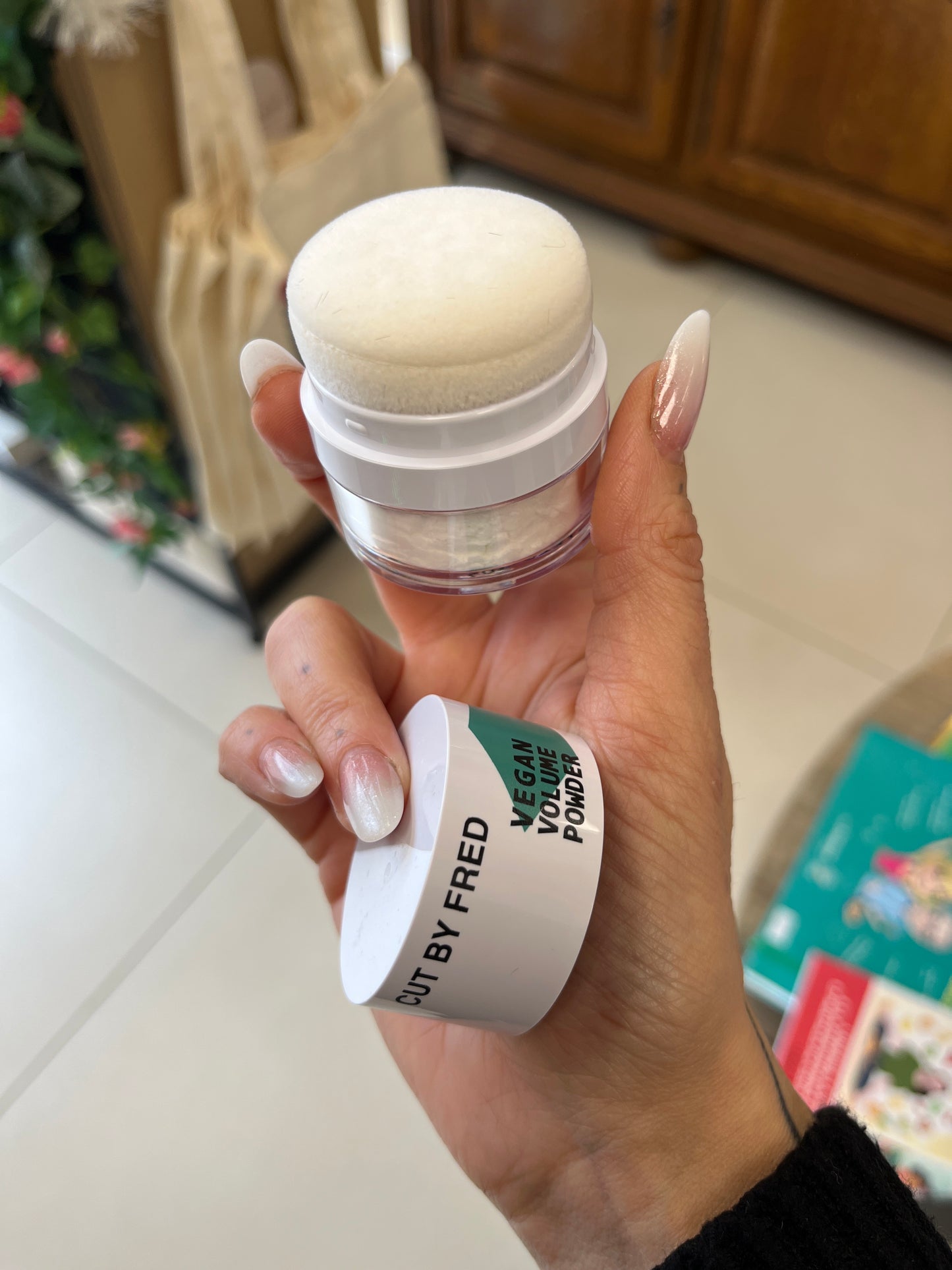 Vegan volume Powder, cut by Fred
