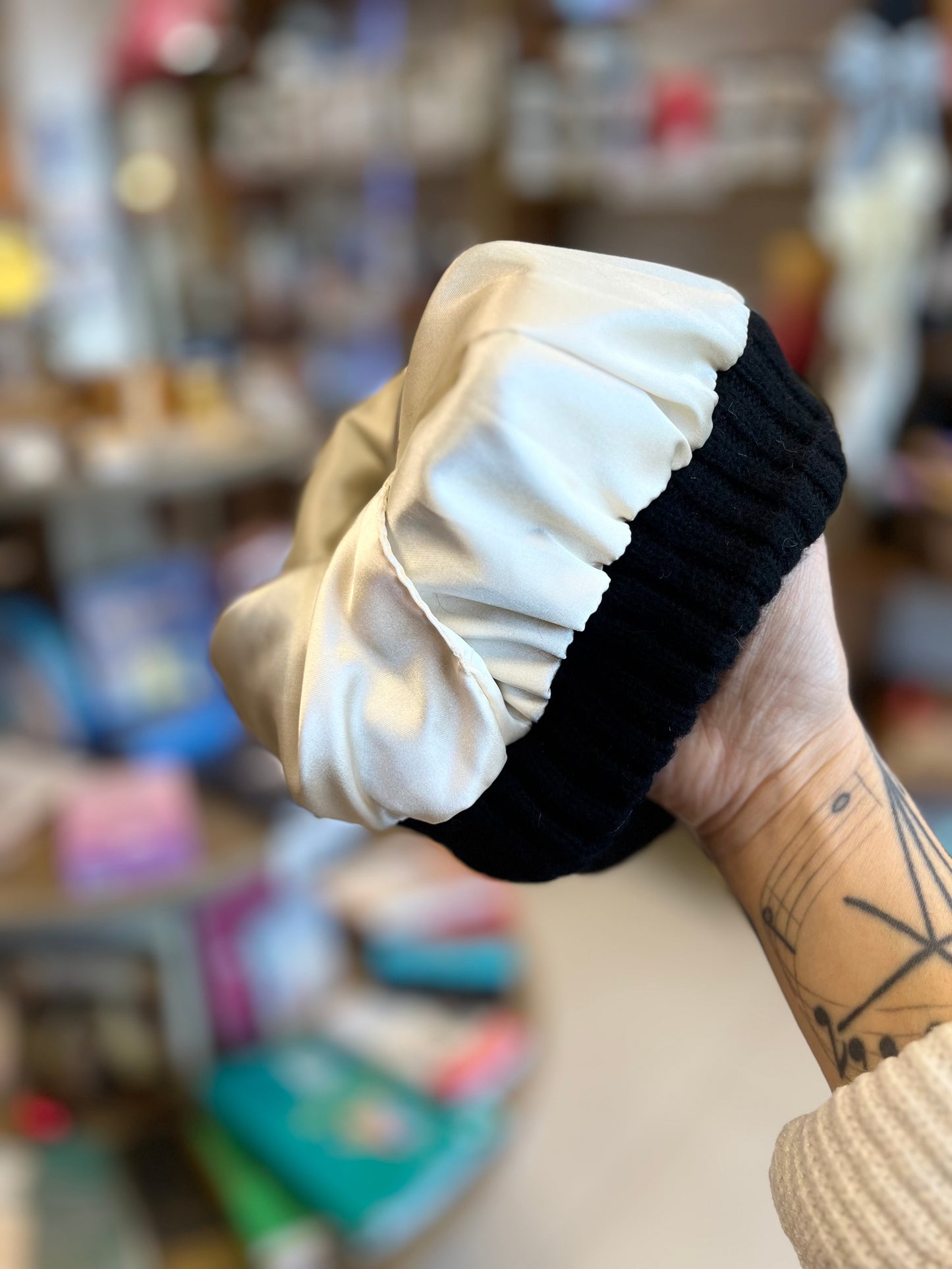 Bonnet doublé en satin - L’accessoire chic et protecteur pour vos cheveux