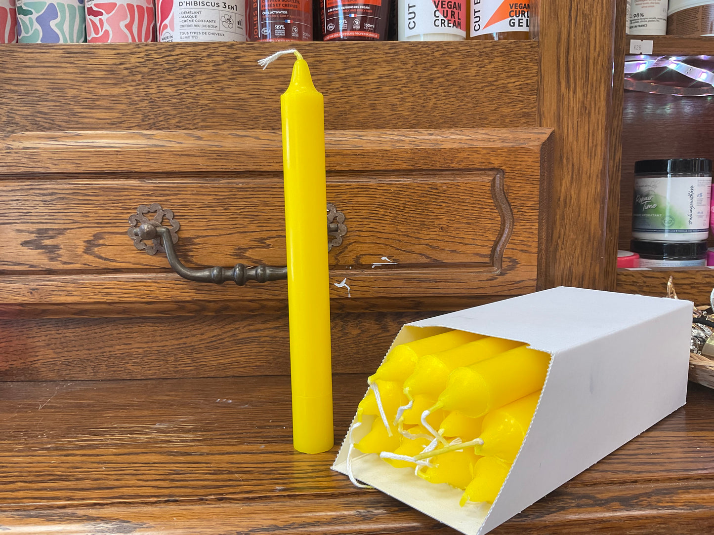 🕯️ Bougie jaune rituelle – Clarté, confiance & rayonnement personnel