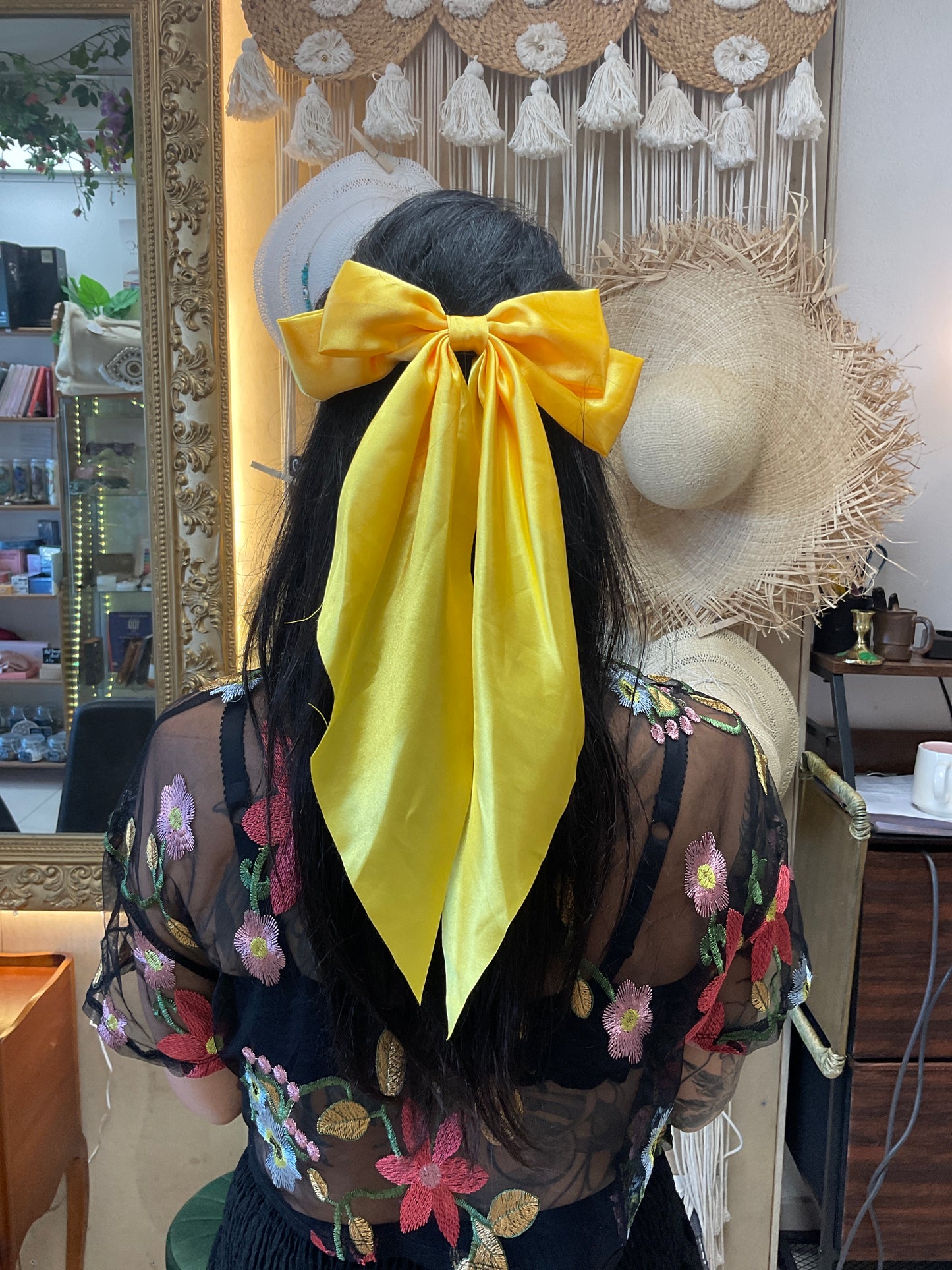 🎀 Nœud décoratif en tissu fluide