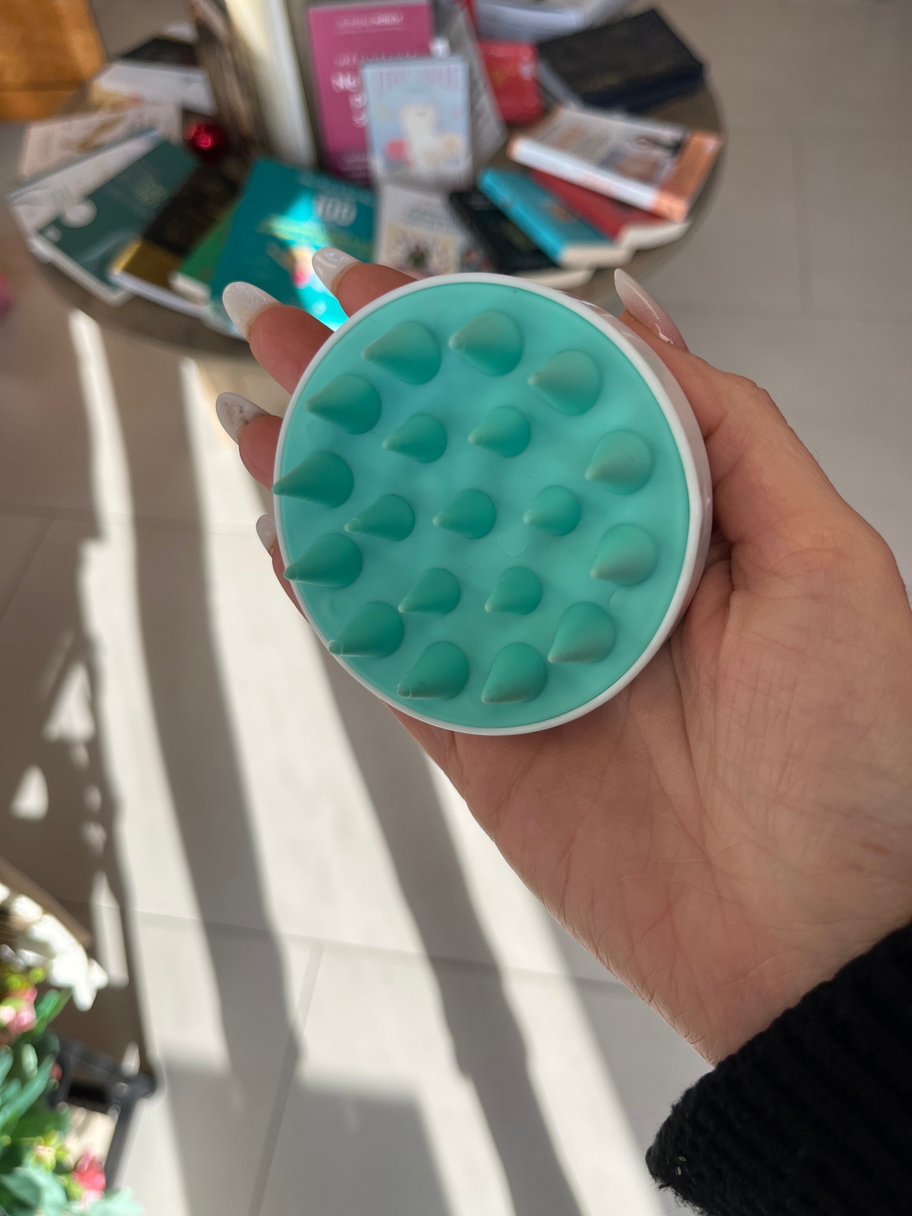 Brosse massante pour le cuir chevelu – Bien-être et soin des cheveux