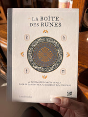 Oracle : La boîte des runes