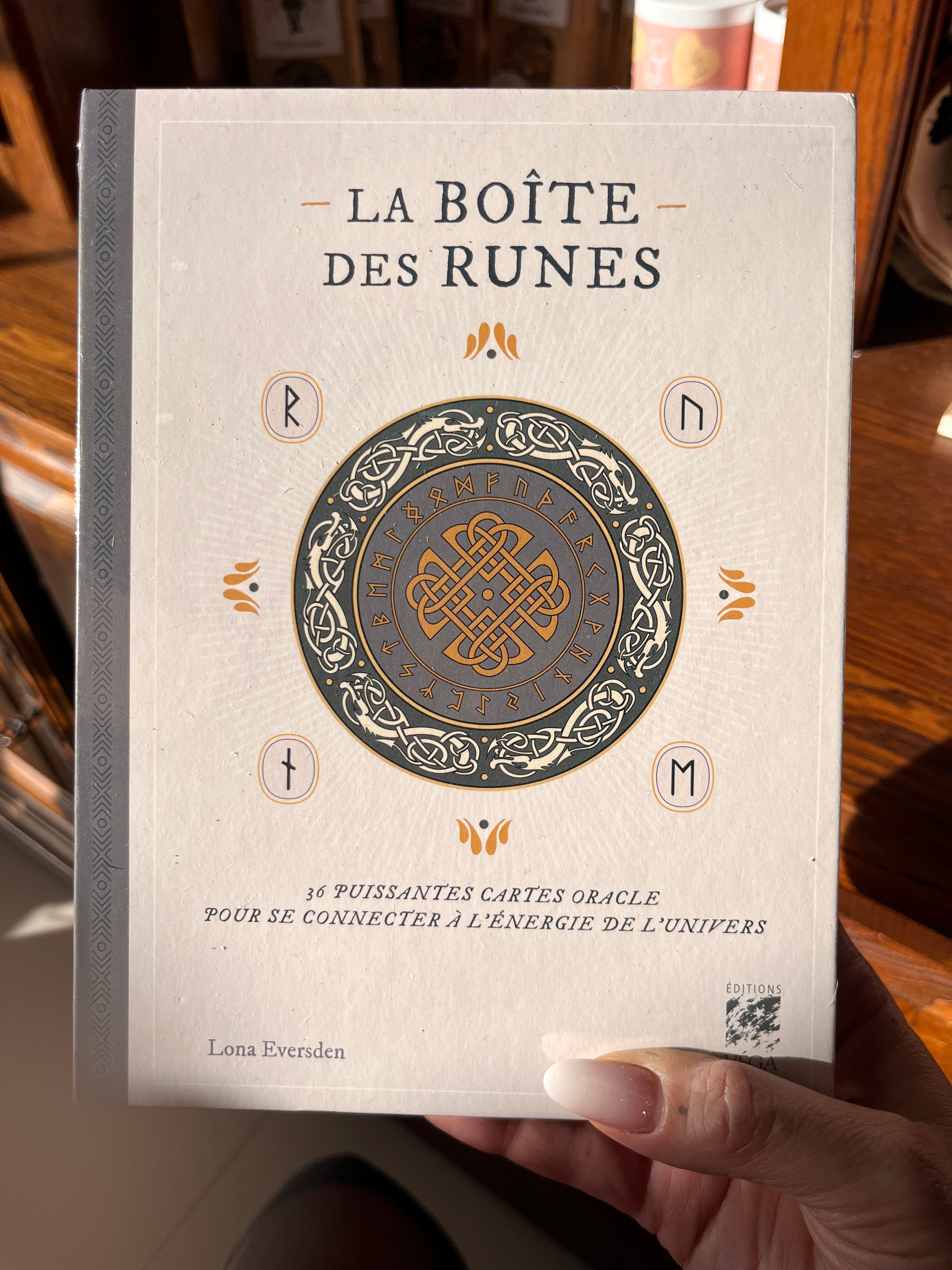 Oracle : La boîte des runes
