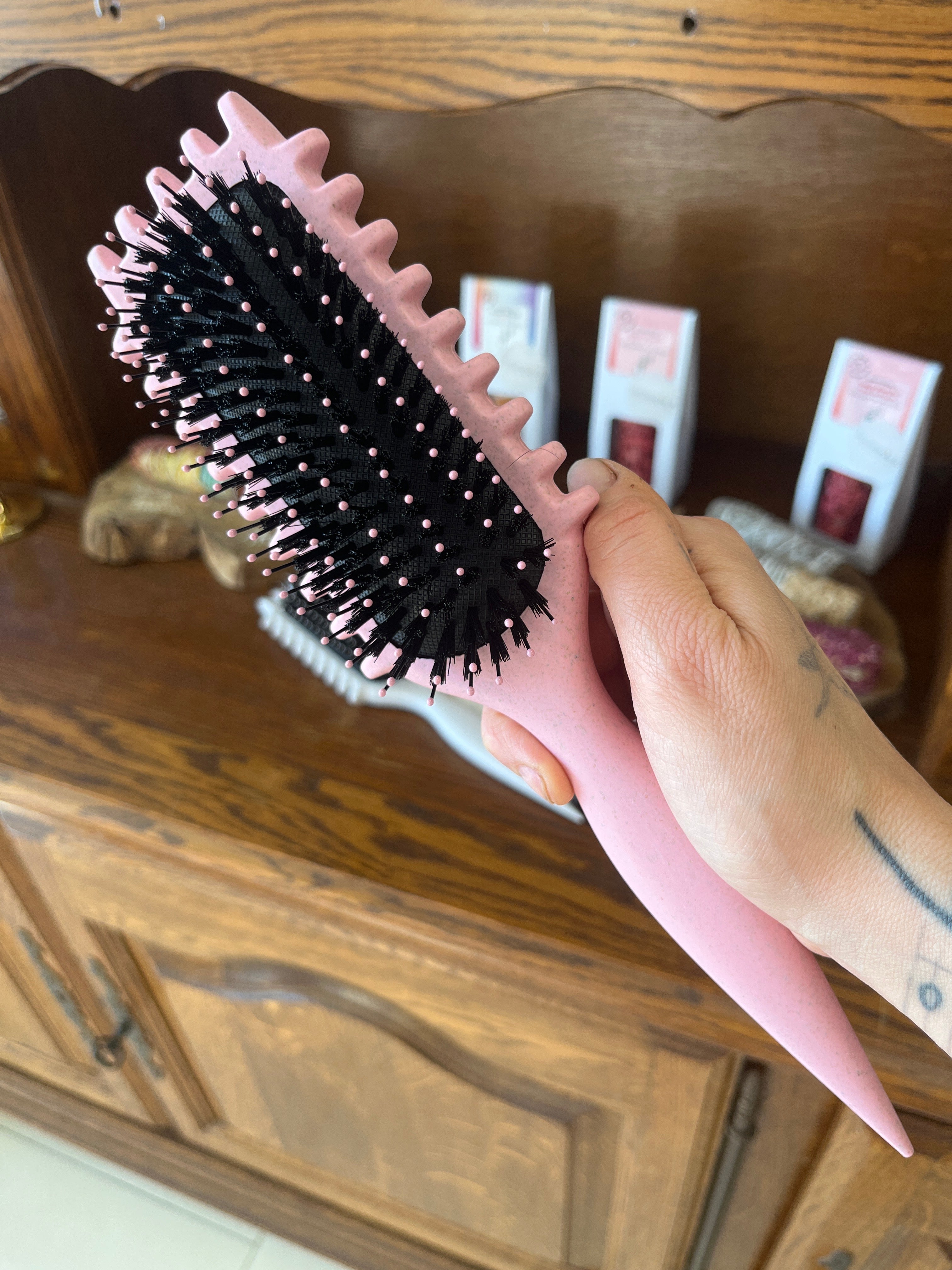 Brosse Magique : 3-en-1 multifonction pour cheveux – Démêlage, coiffage et massage du cuir chevelu