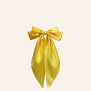 Nœud décoratif en tissu fluide