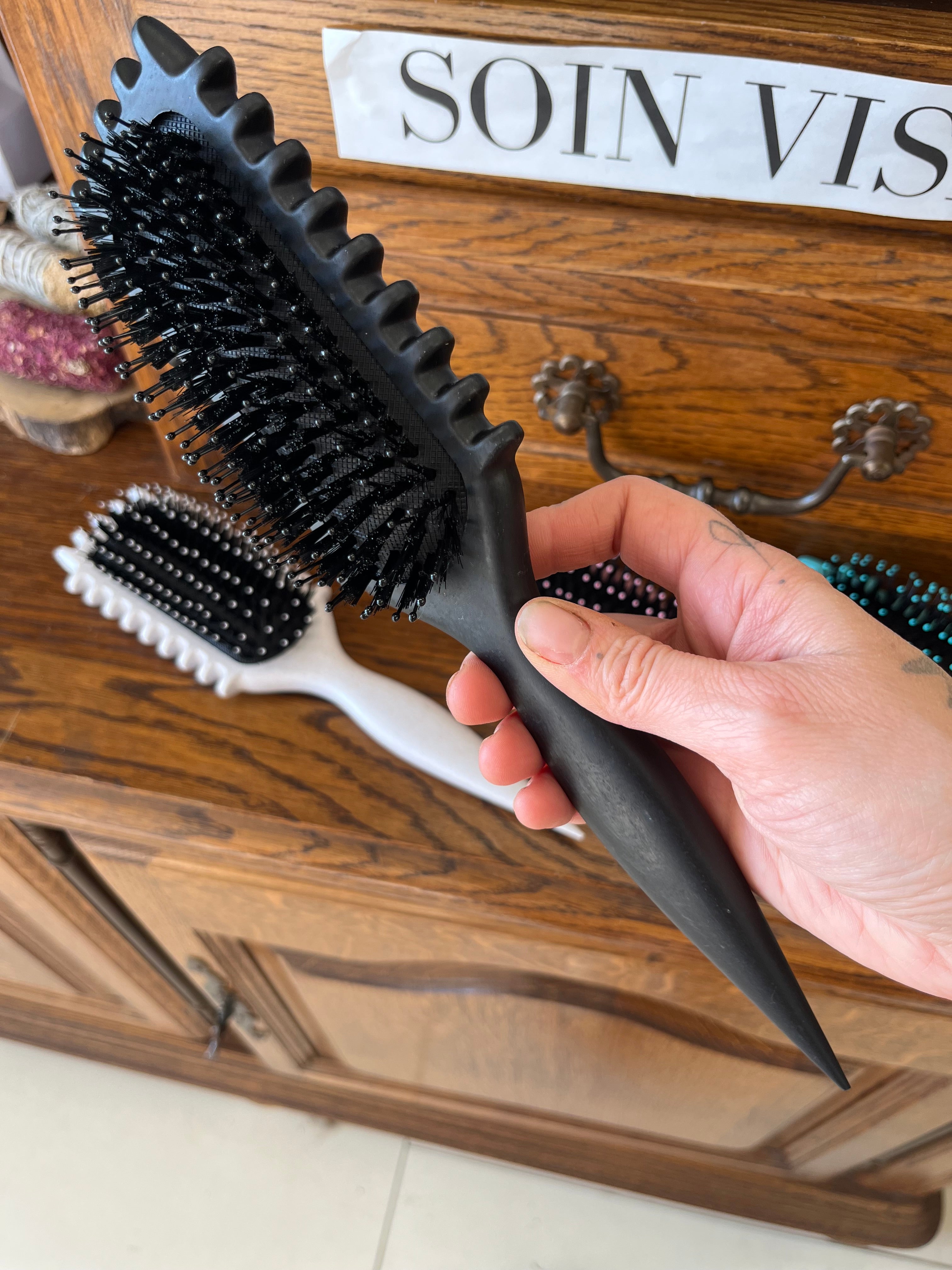 Brosse Magique : 3-en-1 multifonction pour cheveux – Démêlage, coiffage et massage du cuir chevelu